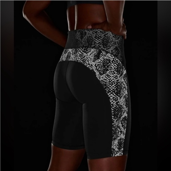 Athleta Black Stay Fly 9” Spandex Bike Shorts - Picture 16 of 16